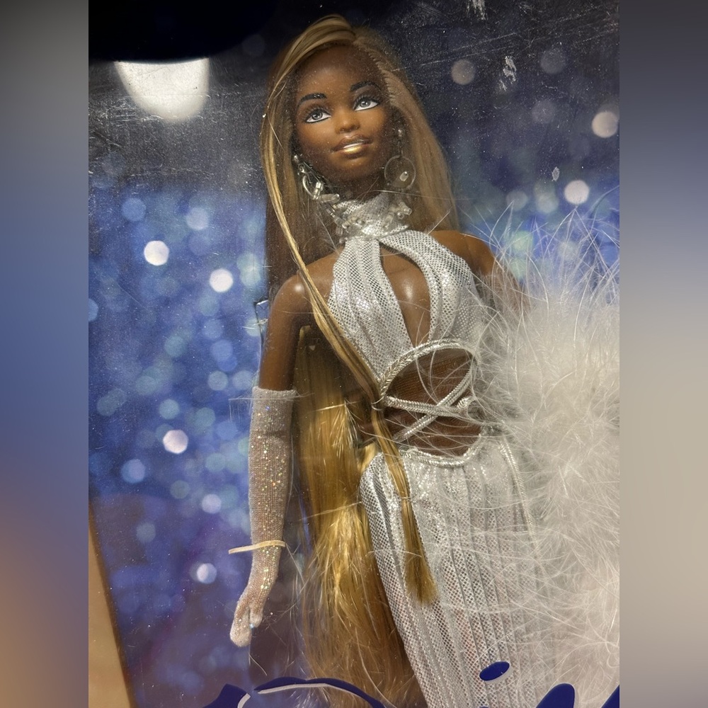 Barbie Doll Diva Collection Gone Platinum -NIB - Picture 4 of 4